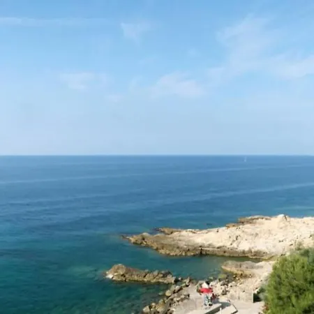 Bilocale Con Terrazzo Direttamente Sul Mare Апартаменты *
