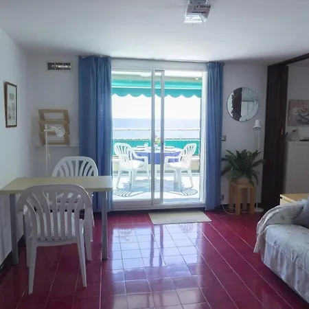 Bilocale Con Terrazzo Direttamente Sul Mare *